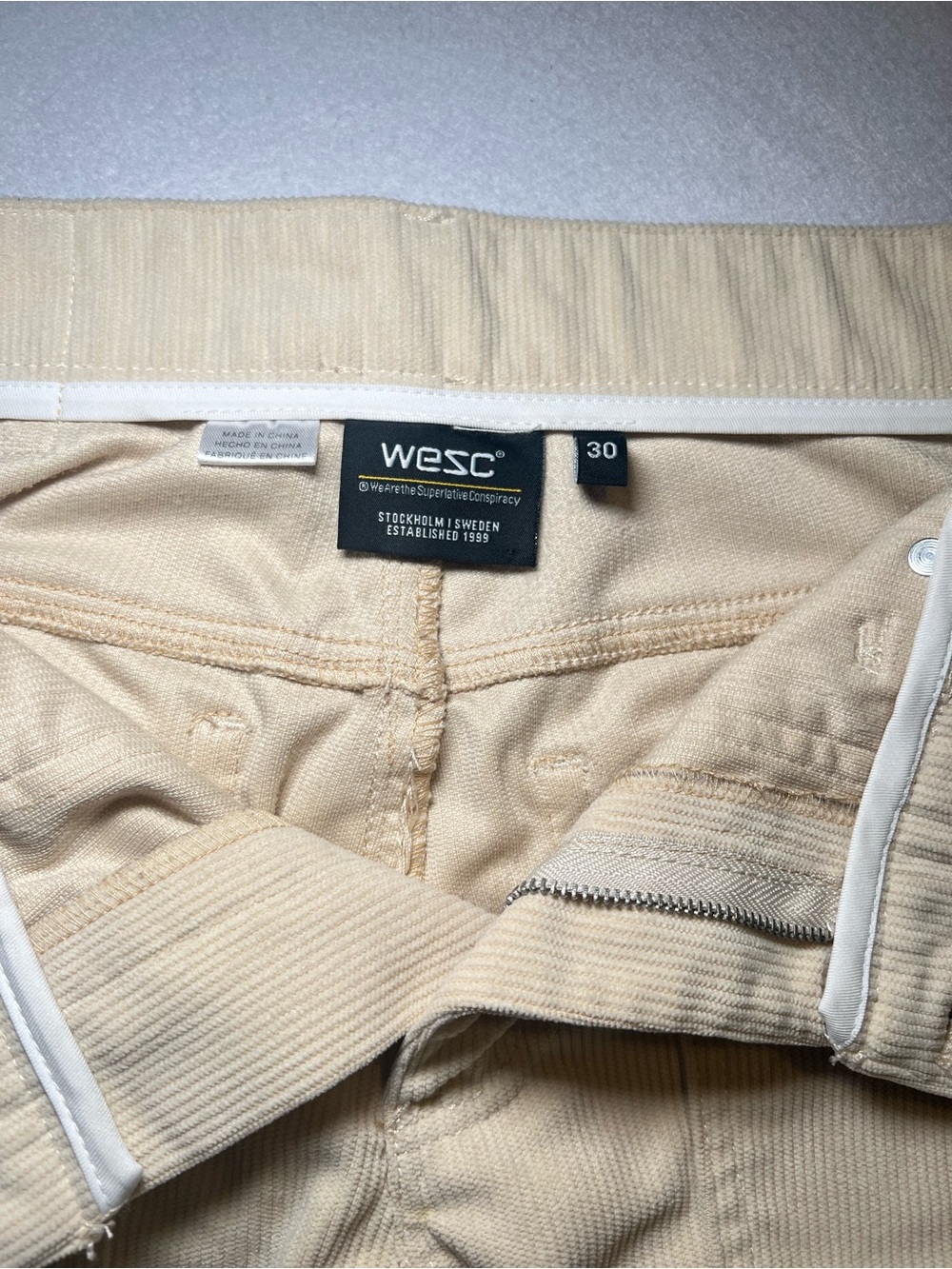 WeSC Stockholm Men’s Corduroy Utility Op Pocket Shorts, Cream/Biege,Size 30 - Picture 7 of 12